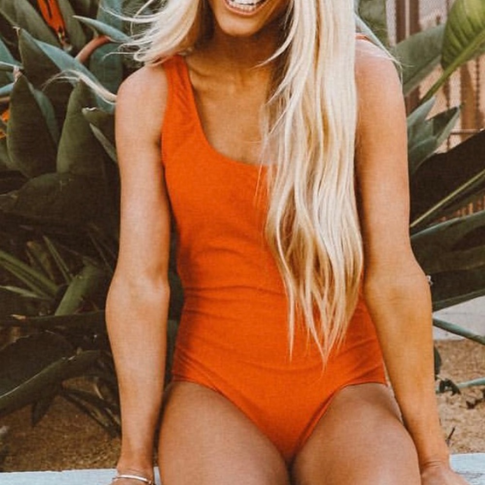 RILEY RED ONE PIECE 🟥
